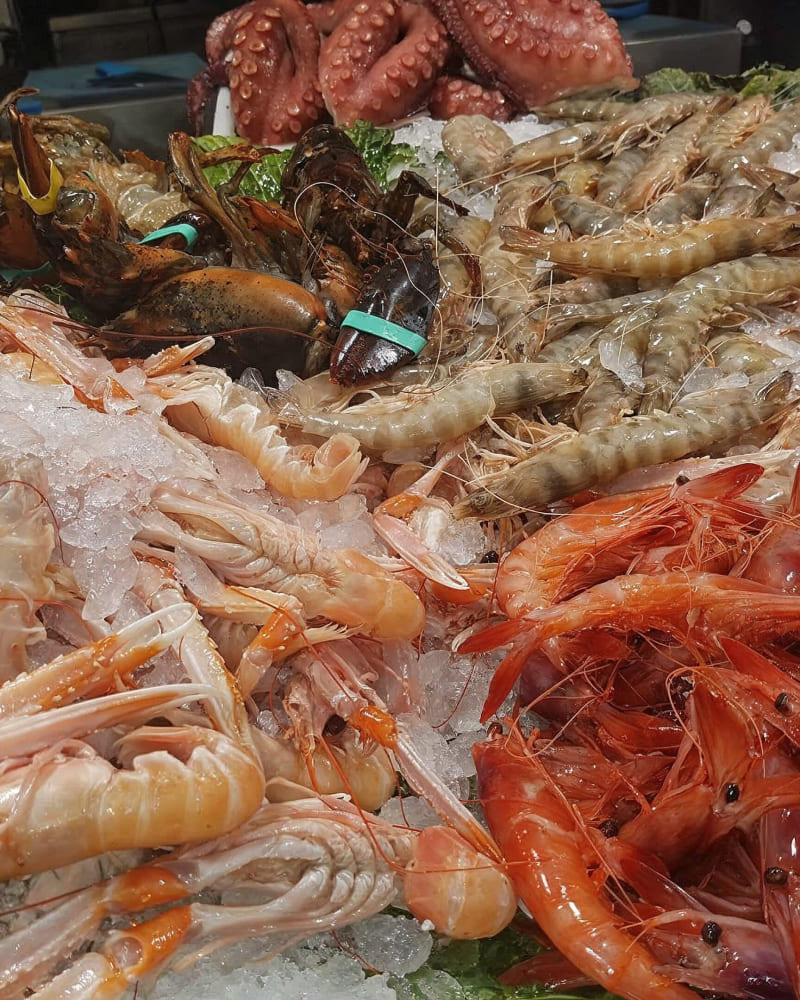 Peix fresc del dia, de proximitat i amb una neteja espectacular, només el millor.